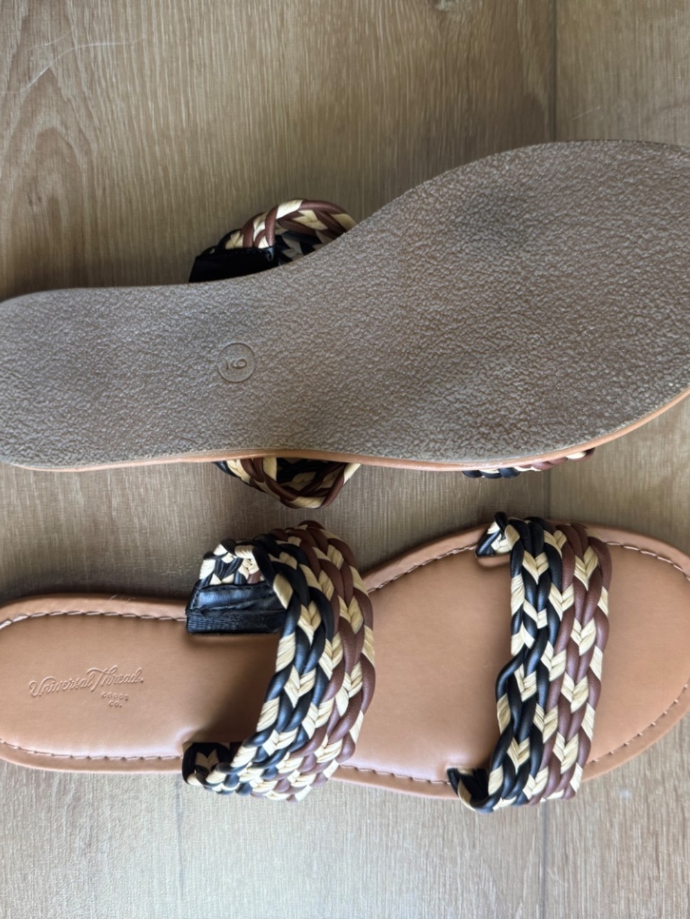 Universal Threads Sandals - Picture 3 of 3